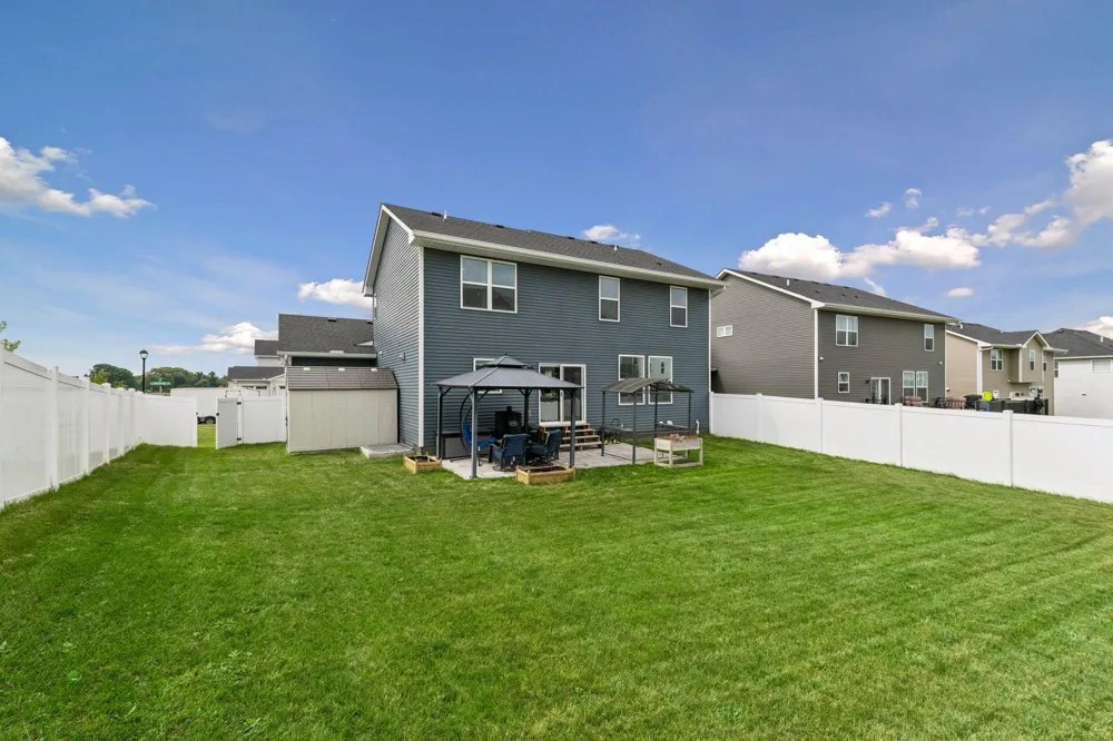 540 Waterford Place Waconia, MN 55387