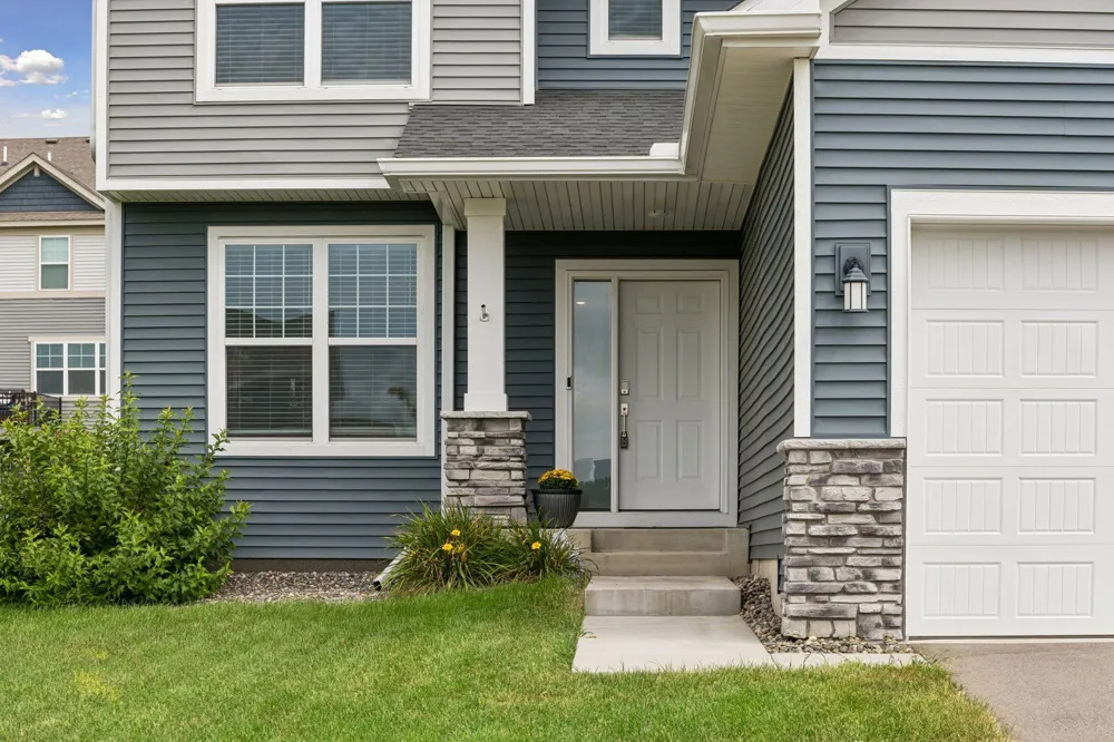 540 Waterford Place Waconia, MN 55387