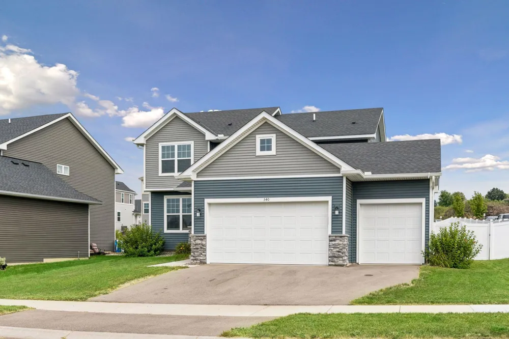 540 Waterford Place Waconia, MN 55387