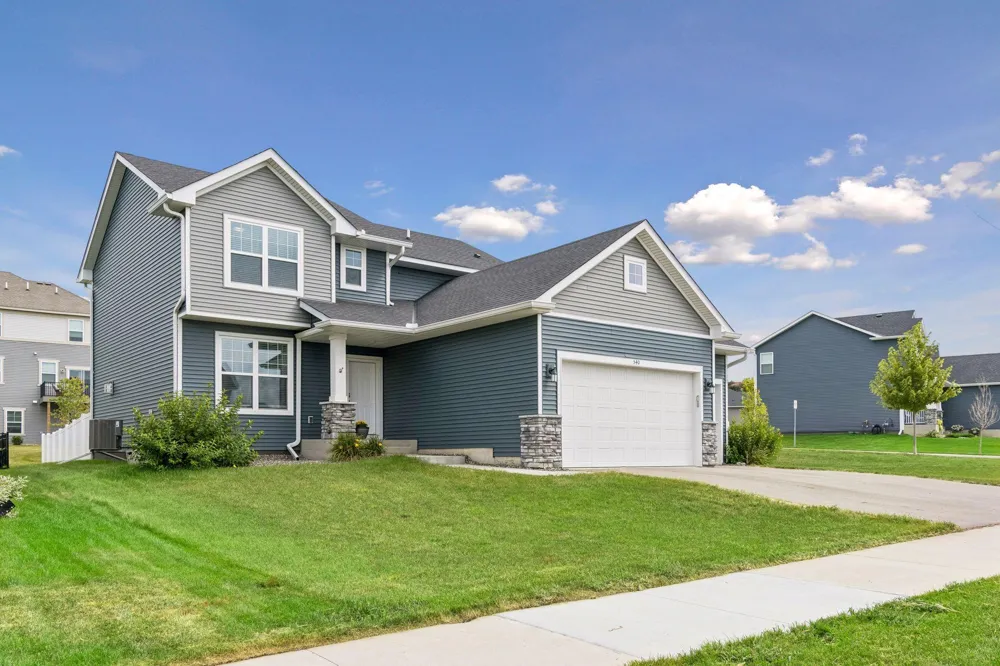 540 Waterford Place Waconia, MN 55387