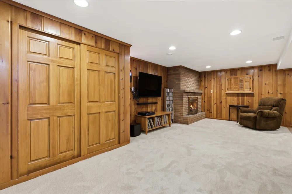 6026 James Avenue S Minneapolis, MN 55419