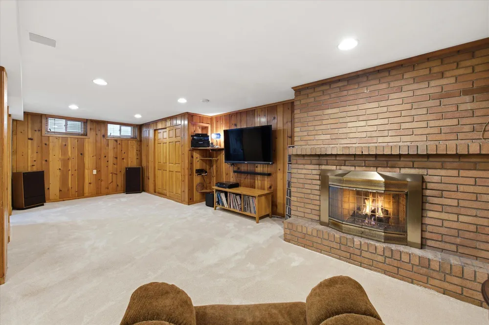 6026 James Avenue S Minneapolis, MN 55419