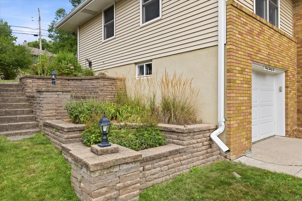 6026 James Avenue S Minneapolis, MN 55419