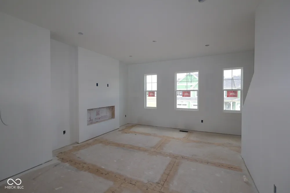 11199 Hobbsbrook Drive Noblesville, IN 46060