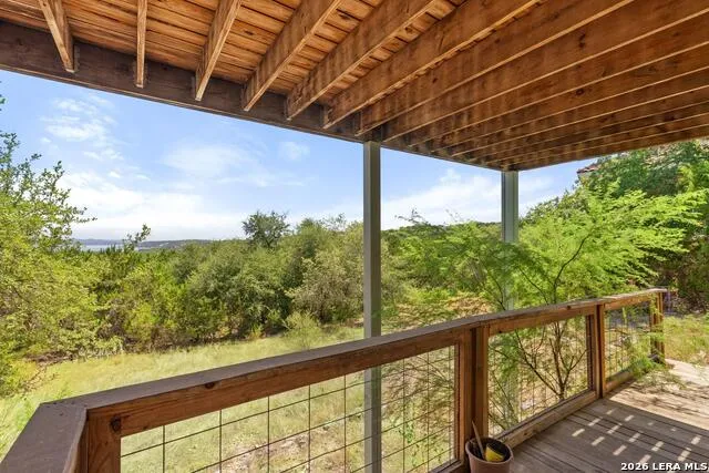 129 Riedel Ln Canyon Lake, TX 78133