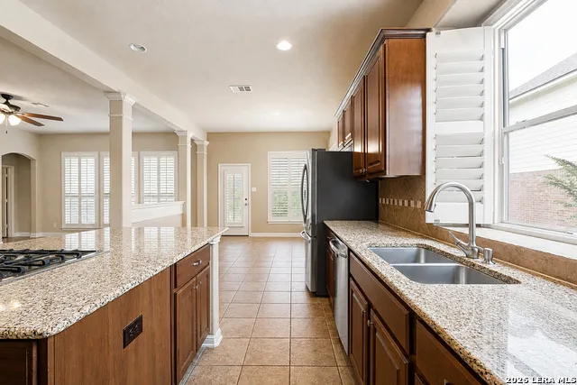 25010 Kiowa Crk San Antonio, TX 78255