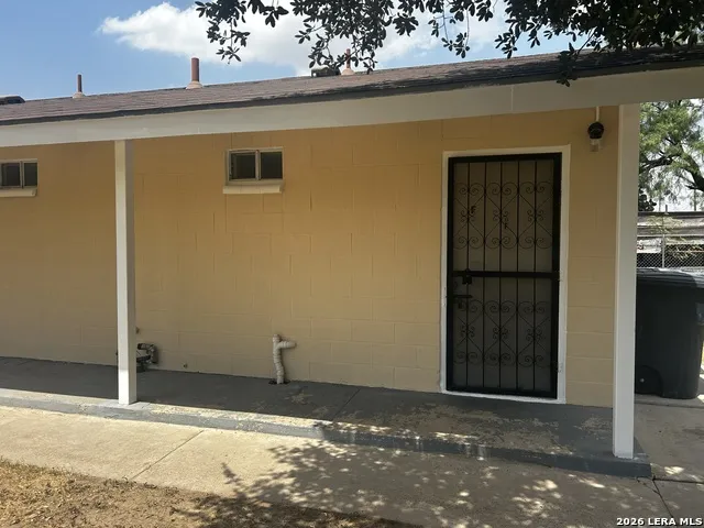 942 Colorado St Unit F Eagle Pass, TX 78852