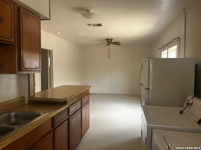 942 Colorado St Unit F Eagle Pass, TX 78852