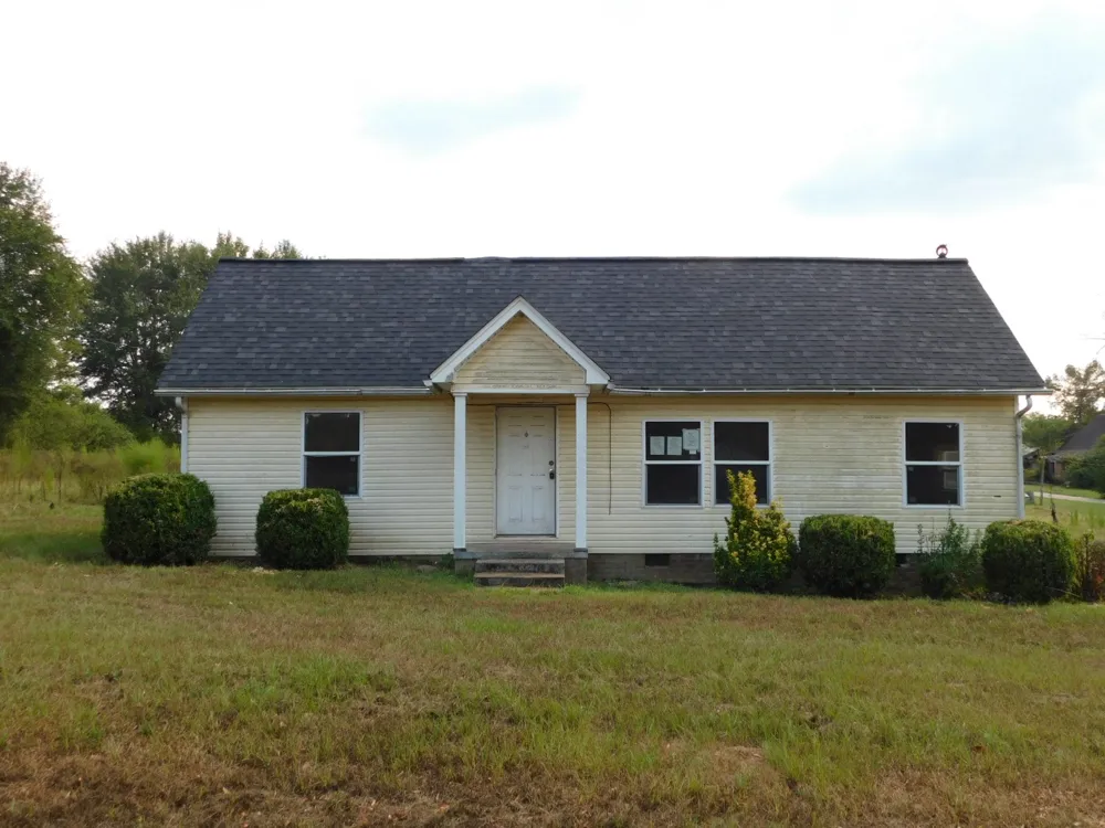 745 E Highway 355 Highway Midway, AR 71801