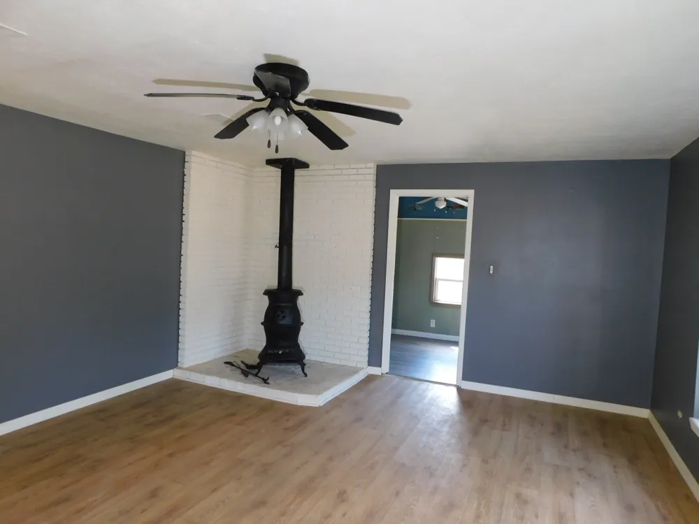 745 E Highway 355 Highway Midway, AR 71801