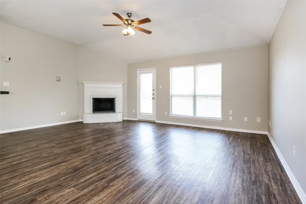 8128 Modesto Drive Arlington, TX 76001