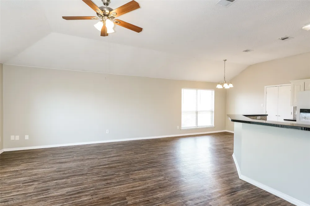 8128 Modesto Drive Arlington, TX 76001