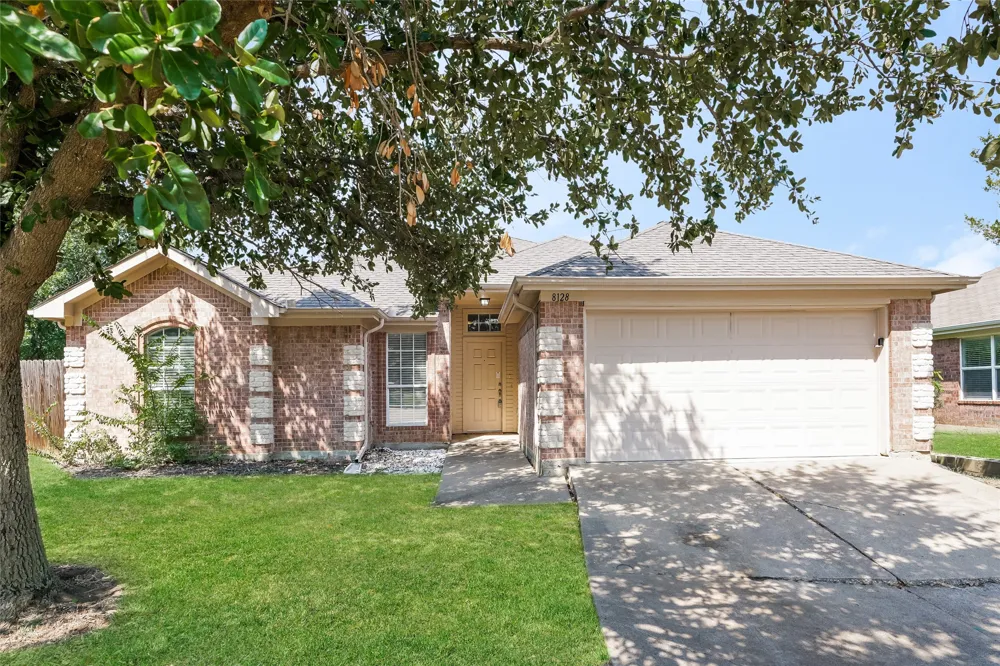 8128 Modesto Drive Arlington, TX 76001