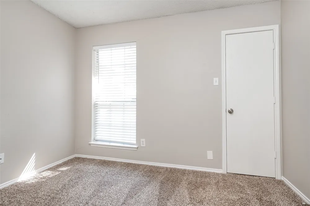 8128 Modesto Drive Arlington, TX 76001