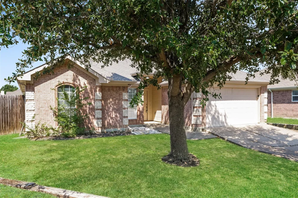 8128 Modesto Drive Arlington, TX 76001