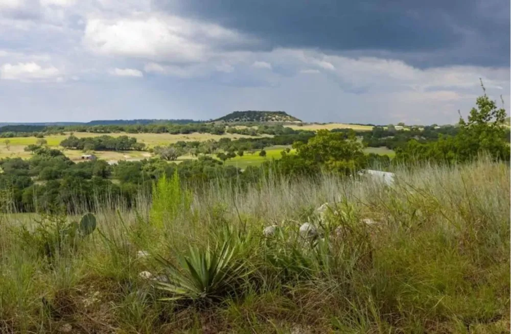 518 County Road 1403 Lometa, TX 76853