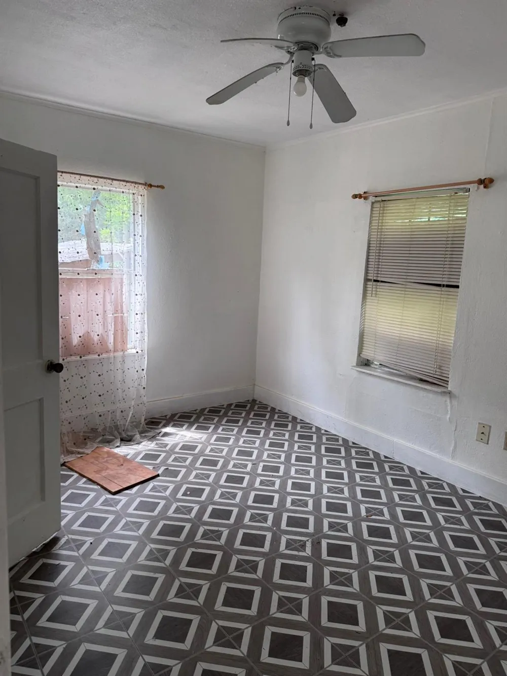 6823 Isla Road Brookside Village, TX 77581