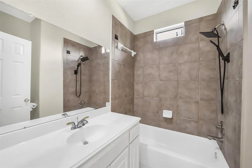 12003 Banks Run Drive Pearland, TX 77584