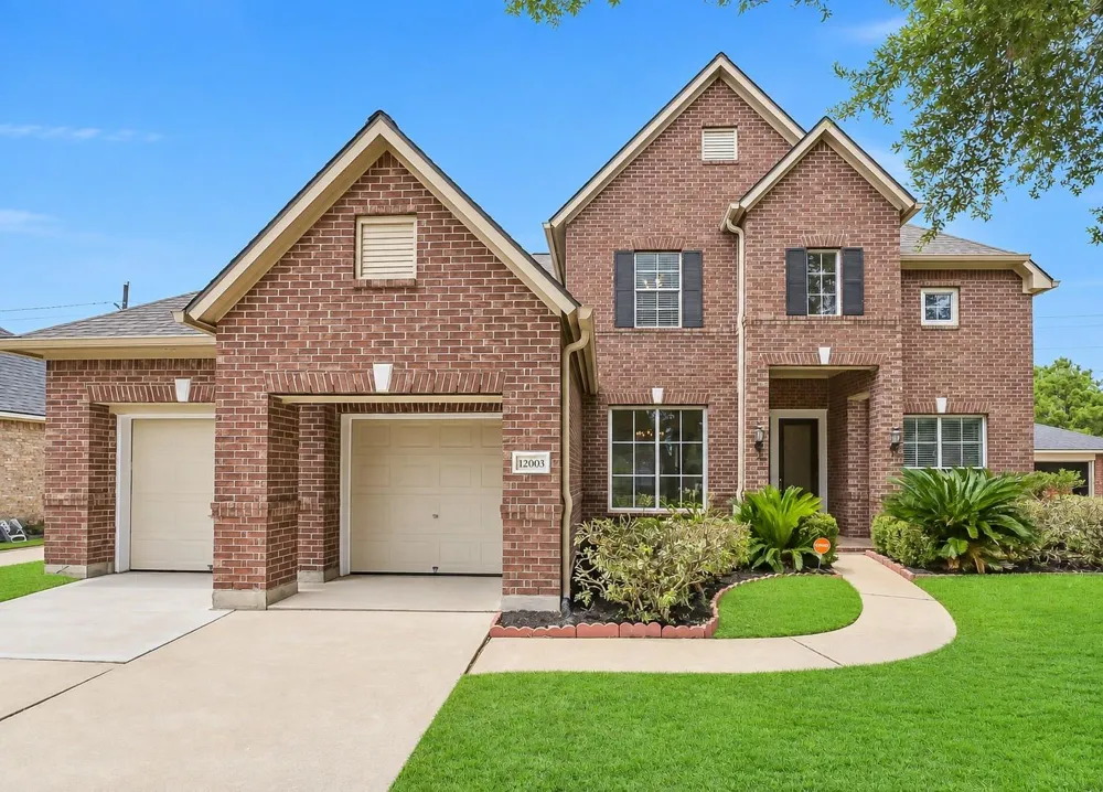 12003 Banks Run Drive Pearland, TX 77584