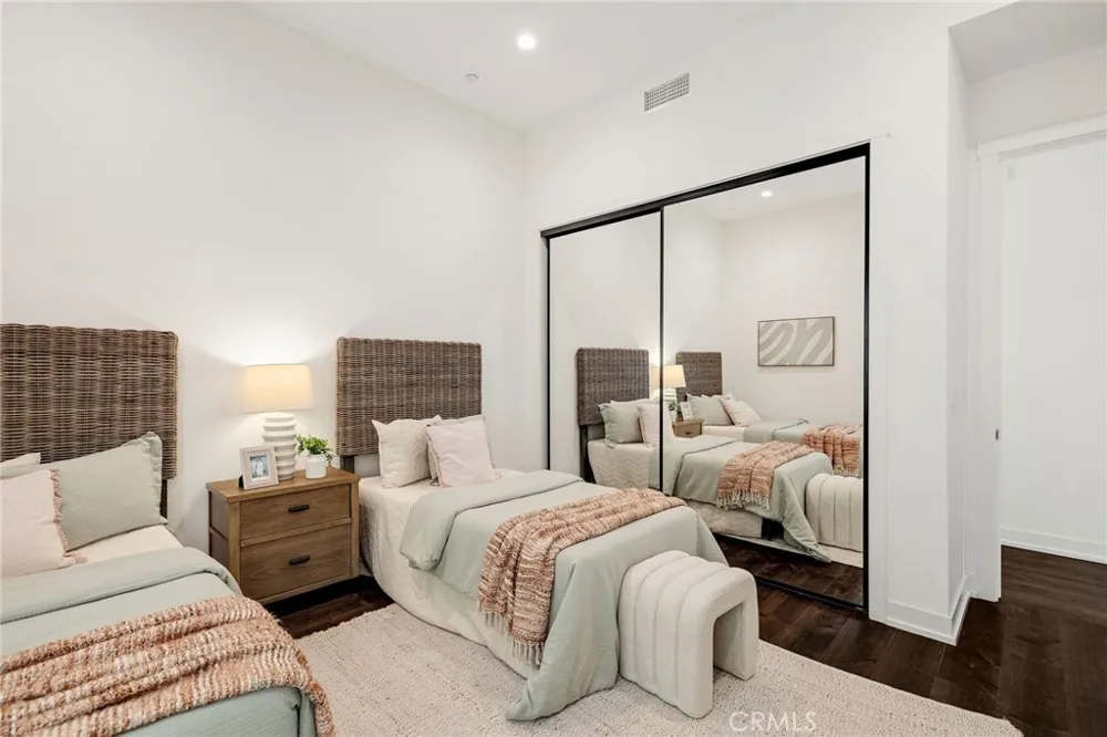 1919 Gates Avenue #B Redondo Beach, CA 90278