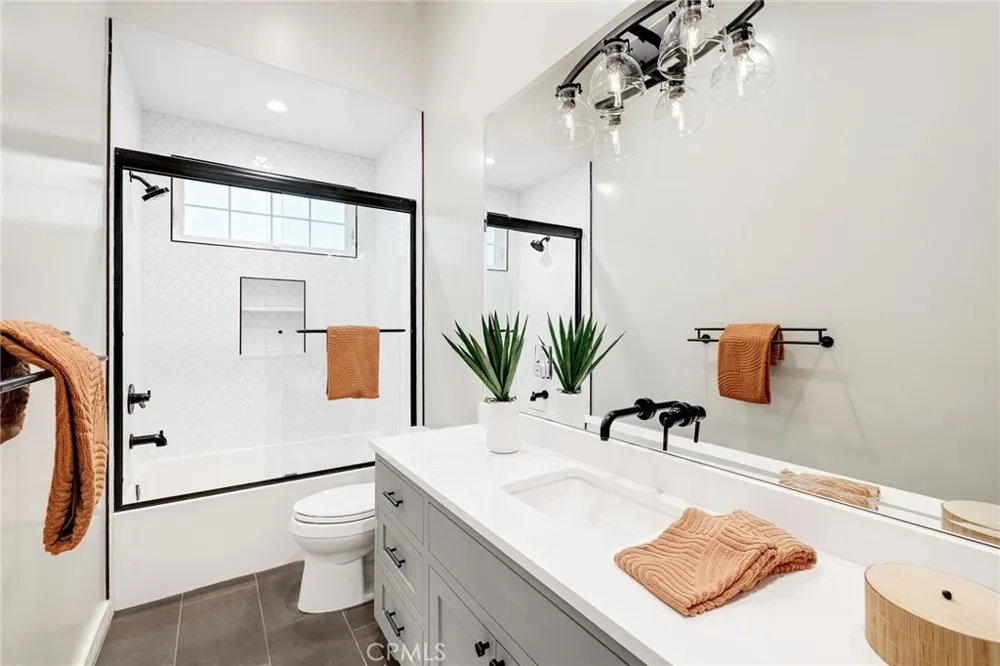 1919 Gates Avenue #B Redondo Beach, CA 90278