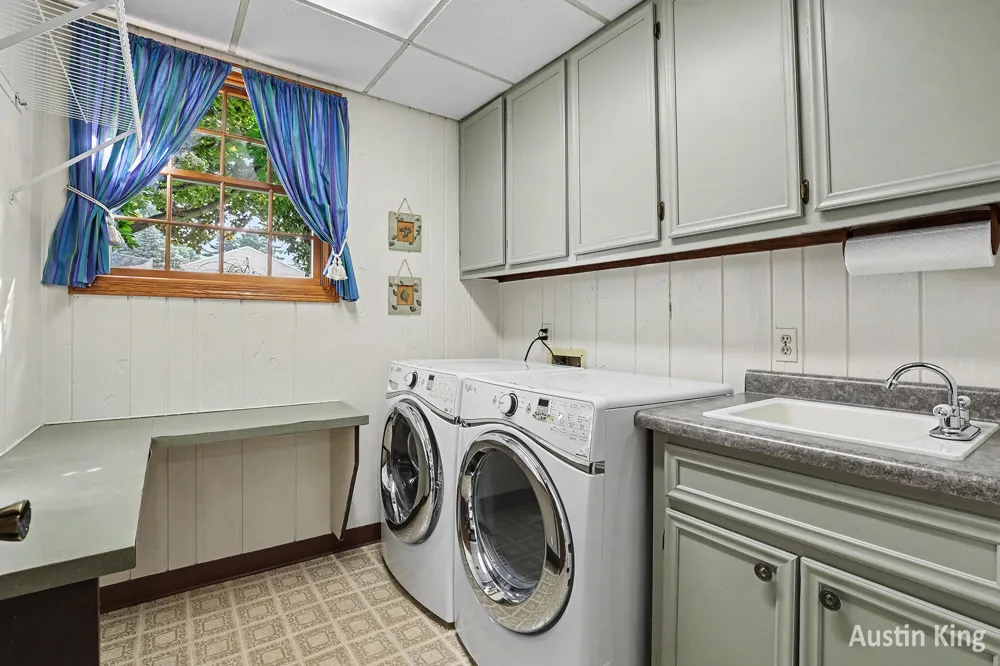 411 4th Street Cedar Springs, MI 49319