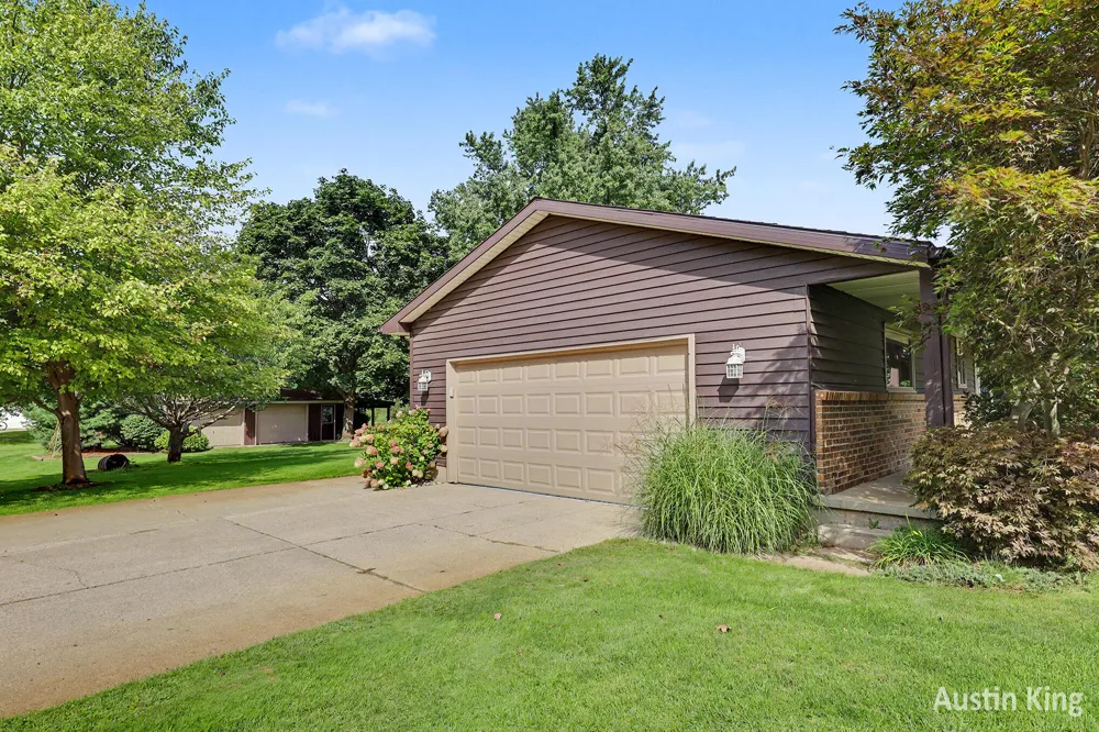 411 4th Street Cedar Springs, MI 49319