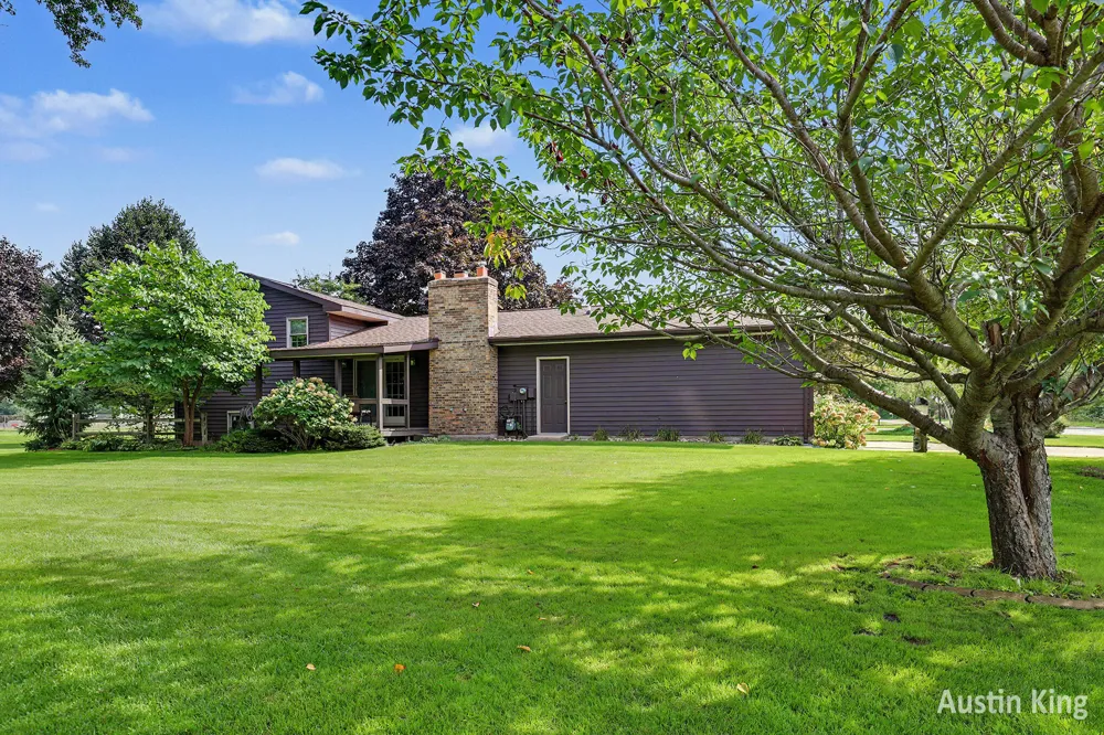 411 4th Street Cedar Springs, MI 49319