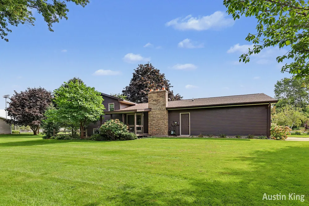 411 4th Street Cedar Springs, MI 49319