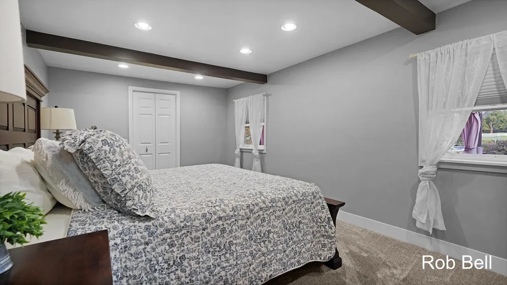 631 Evergreen Street Jenison, MI 49428