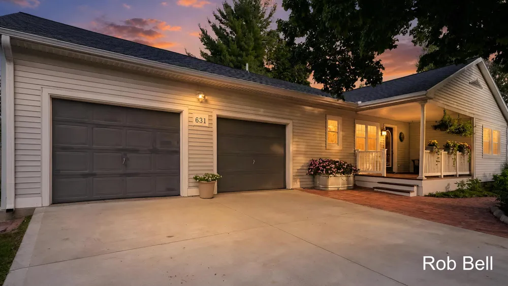 631 Evergreen Street Jenison, MI 49428