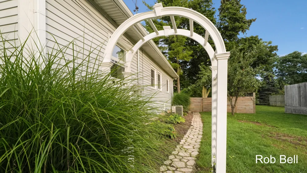631 Evergreen Street Jenison, MI 49428