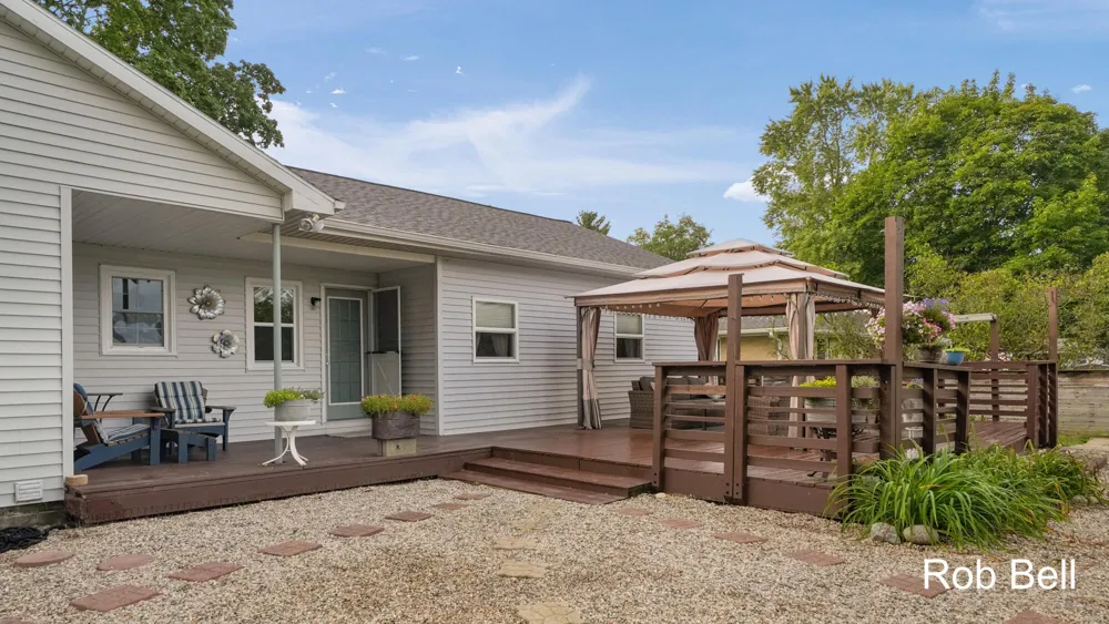 631 Evergreen Street Jenison, MI 49428