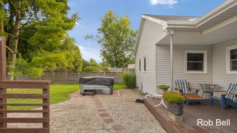 631 Evergreen Street Jenison, MI 49428