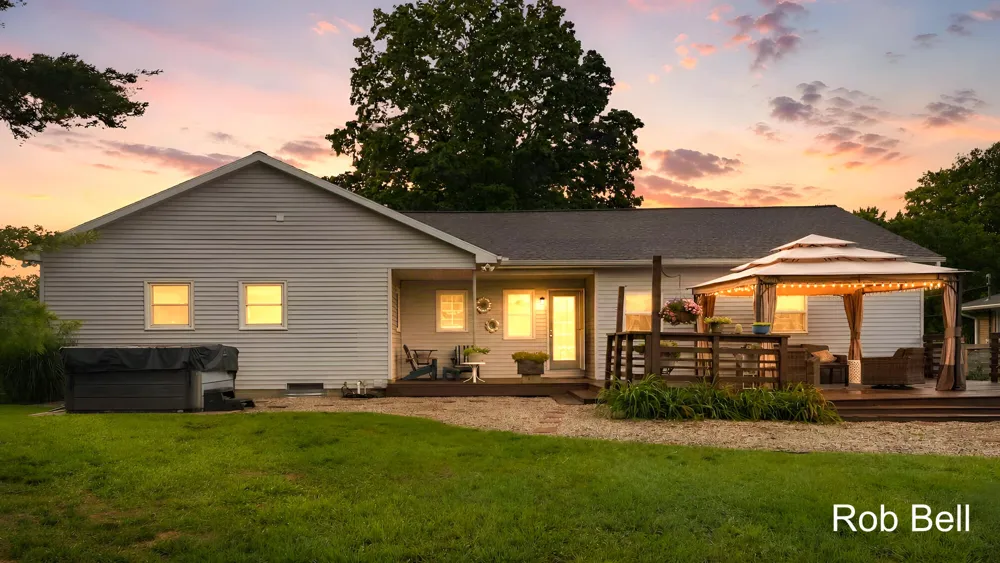 631 Evergreen Street Jenison, MI 49428