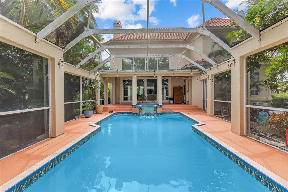 5914 LA ROSA LANE Apollo Beach, FL 33572