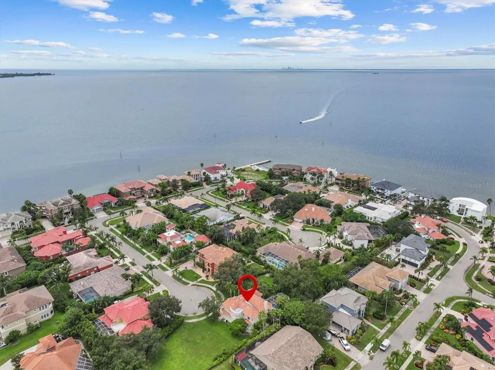 5914 LA ROSA LANE Apollo Beach, FL 33572