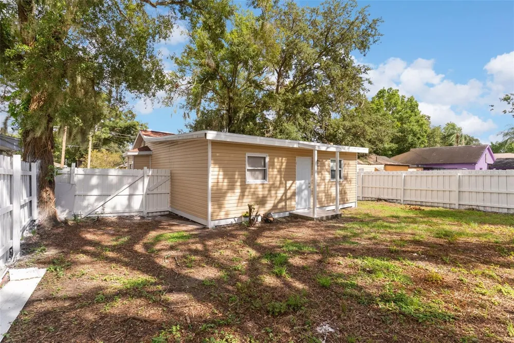 8416 17TH STREET Tampa, FL 33604