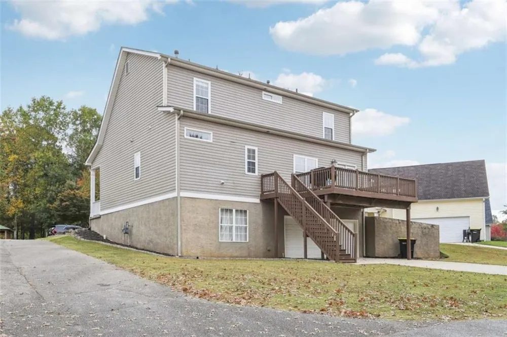 49 High Point Circle Newnan, GA 30265