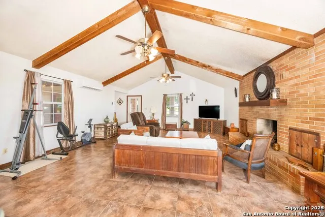 1849 County Road 340 Knippa, TX 78870