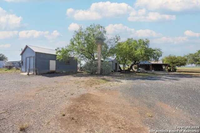 1849 County Road 340 Knippa, TX 78870