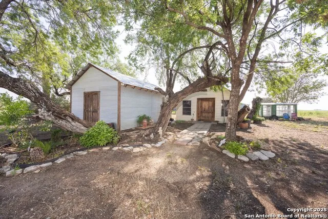 1849 County Road 340 Knippa, TX 78870