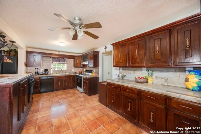 1849 County Road 340 Knippa, TX 78870