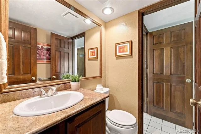 7631 S Bemis Street Littleton, CO 80120