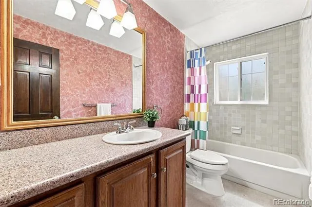 7631 S Bemis Street Littleton, CO 80120