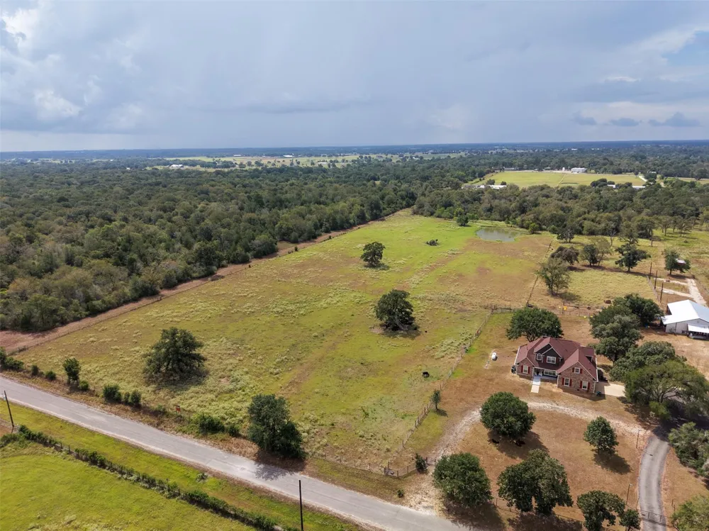 38021 Wiggins Road Hempstead, TX 77445
