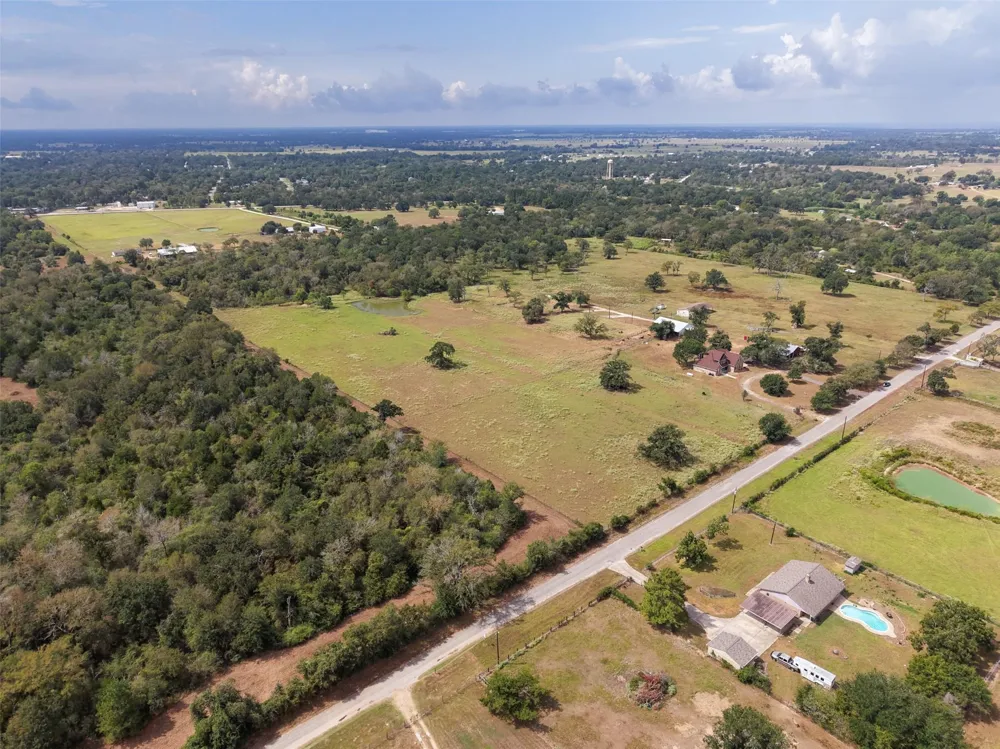 38021 Wiggins Road Hempstead, TX 77445