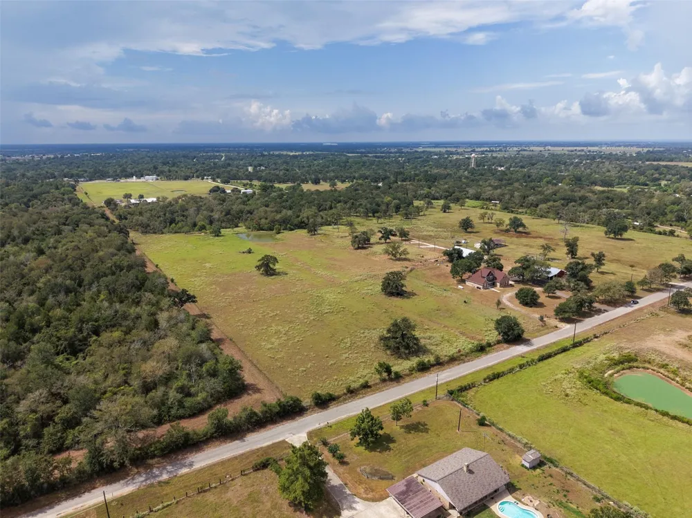 38021 Wiggins Road Hempstead, TX 77445