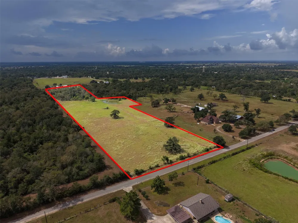 38021 Wiggins Road Hempstead, TX 77445