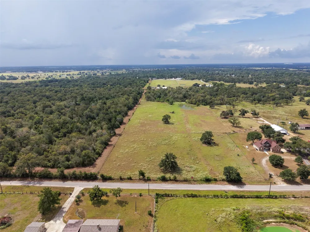 38021 Wiggins Road Hempstead, TX 77445